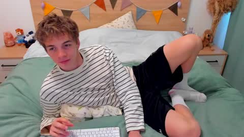 Snapshot of lanny_fandi chatting on 04.04.26 Fandi online show from 04.04.26