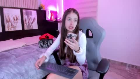 lara_as online show from 04.25.26
