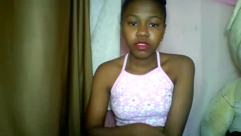 Snapshot of lara_belle chatting on 05.20.26 lara_belle online show from 05.20.26