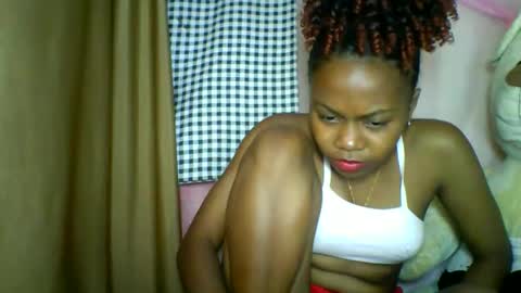 Snapshot of lara_belle chatting on 05.25.26 lara_belle online show from 05.25.26
