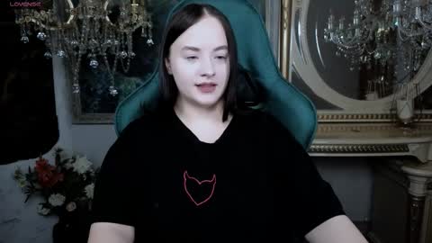 lara_benson_ online show from 11.29.25