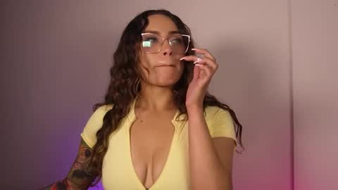 Snapshot of lara_bombshelll chatting on 01.16.26 Lara online show from 01.16.26