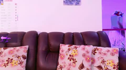 Snapshot of lara_giraldo chatting on 05.18.26 Hello Guys I am Lara Giraldo WELCOME To my room online show from 05.18.26