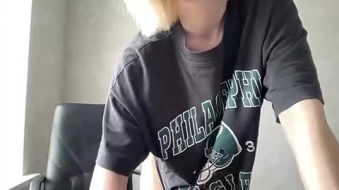 Snapshot of lara_neon chatting on 02.25.25 Lara Neon online show from 02.25.25