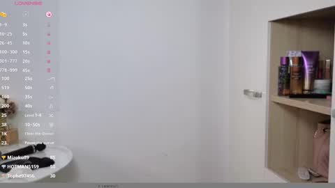 Snapshot of lara_sins chatting on 02.18.25 Lara Sins online show from 02.18.25