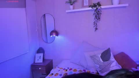 Snapshot of laraa_rouss_ chatting on 11.28.25 laraa rouss online show from 11.28.25