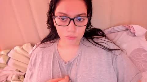 Snapshot of laracamille chatting on 04.19.26 lara online show from 04.19.26