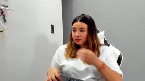 Lara online show from 05.22.26