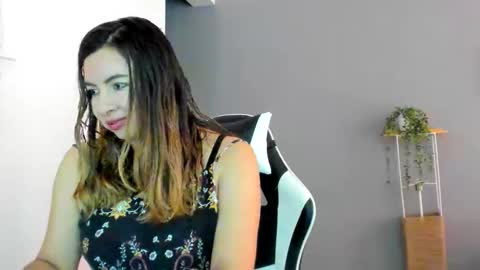 Lara online show from 05.30.26