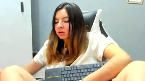 Lara online show from 07.05.26