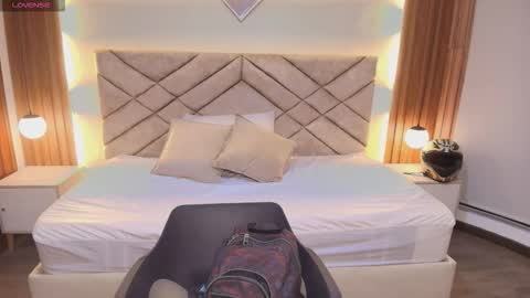 LaraCooper online show from 02.12.26