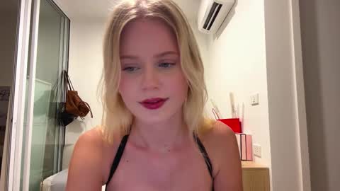 Stella online show from 01.16.26