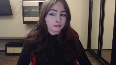 Snapshot of laralianna chatting on 01.10.25 Laralianna online show from 01.10.25