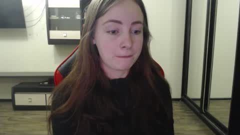 Snapshot of laralianna chatting on 02.06.25 Laralianna online show from 02.06.25