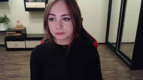 Snapshot of laralianna chatting on 09.15.25 Laralianna online show from 09.15.25