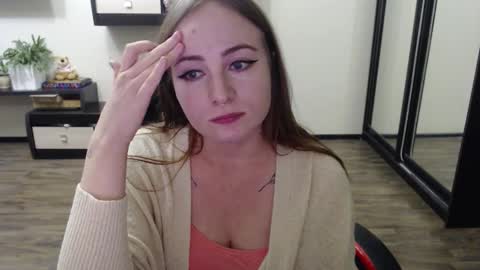 Snapshot of laralianna chatting on 09.23.25 Laralianna online show from 09.23.25