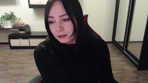 Snapshot of laralianna chatting on 09.24.25 Laralianna online show from 09.24.25