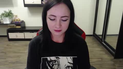 Snapshot of laralianna chatting on 09.26.25 Laralianna online show from 09.26.25