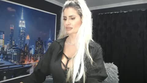 laras_moans online show from 12.28.24