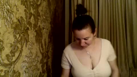 Snapshot of laraswity chatting on 07.28.26 LaraSwity online show from 07.28.26