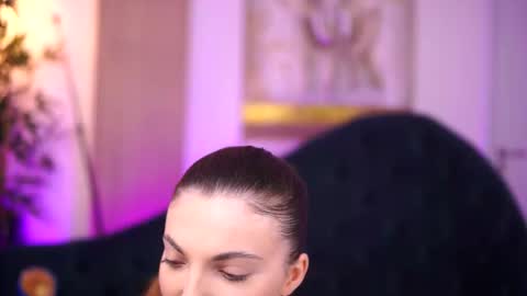 Snapshot of larasynn chatting on 10.29.25 Lara online show from 10.29.25