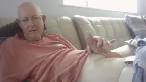 largerthan-   say hi on entry online show from 01.15.26