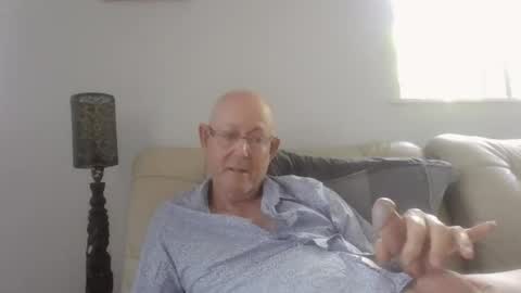 largerthan-   say hi on entry online show from 01.17.26