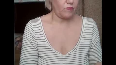 Snapshot of larisaq4ugo24 chatting on 09.24.25 larisaq4ugo24 online show from 09.24.25