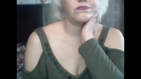 Snapshot of larisaq4ugo24 chatting on 10.31.25 larisaq4ugo24 online show from 10.31.25