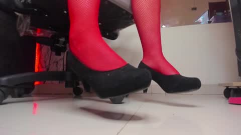  Lari online show from 02.09.25