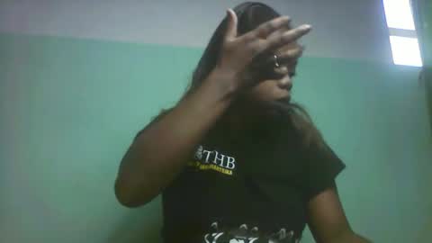 larissa645771 online show from 12.19.25