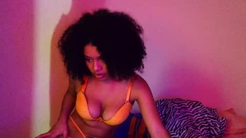 Snapshot of larita_curly chatting on 03.15.26 larita_curly online show from 03.15.26