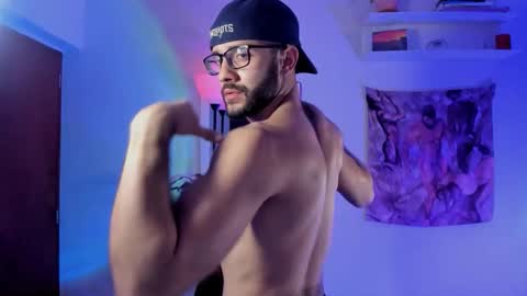 Snapshot of larry_stewart chatting on 12.21.25 larry_stewart online show from 12.21.25