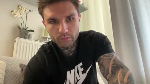 Snapshot of larsskeet chatting on 11.22.25 larsskeet online show from 11.22.25