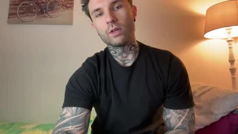 Snapshot of larsskeet chatting on 11.27.25 larsskeet online show from 11.27.25