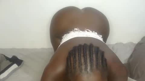 larvy12 online show from 05.05.26