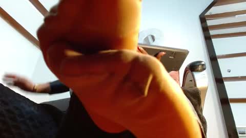 Snapshot of laryssa_swayer chatting on 09.30.25 Laryssa online show from 09.30.25