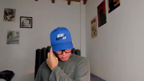 Snapshot of lass_nazar chatting on 10.14.25 lass_nazar online show from 10.14.25