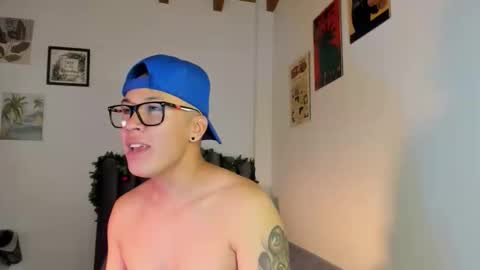 Snapshot of lass_nazar chatting on 12.16.25 lass_nazar online show from 12.16.25