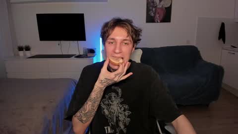 Snapshot of lastnight4you chatting on 12.29.24 acie online show from 12.29.24