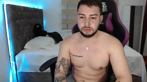 Snapshot of latam_ chatting on 03.04.25 YOUR BABY online show from 03.04.25