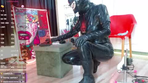 Snapshot of latex_rose_daniels chatting on 01.20.25 ROSE online show from 01.20.25