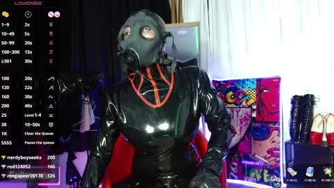 Snapshot of latex_rose_daniels chatting on 02.01.25 ROSE online show from 02.01.25