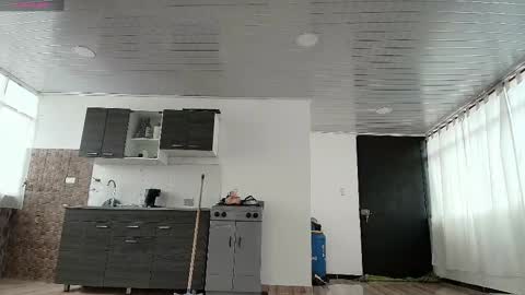 Snapshot of latex_rose_daniels chatting on 02.19.25 ROSE online show from 02.19.25