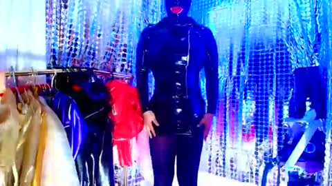 Snapshot of latex_rose_daniels chatting on 12.04.25 ROSE online show from 12.04.25