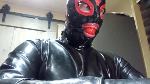 Snapshot of latexboy1986 chatting on 02.23.25 latex boy 38 online show from 02.23.25