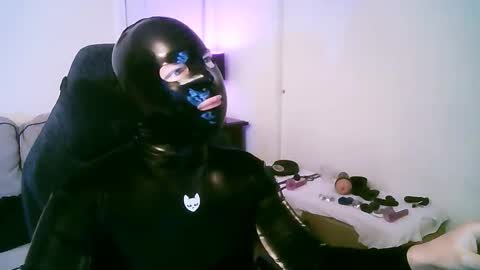 Snapshot of latexminheadroom chatting on 12.14.25 latexminheadroom online show from 12.14.25
