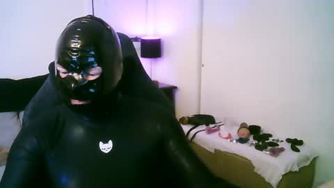latexminheadroom online show from 04.16.26