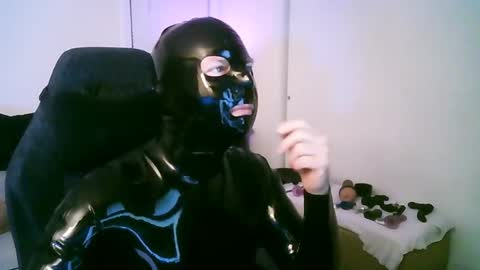 latexminheadroom online show from 04.19.26