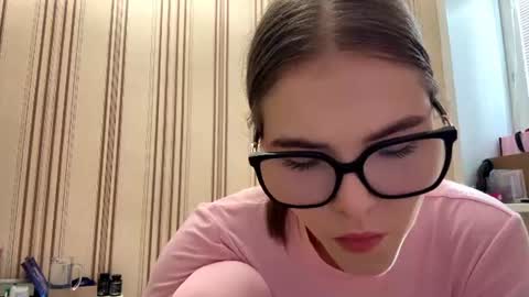 Mia online show from 06.28.26